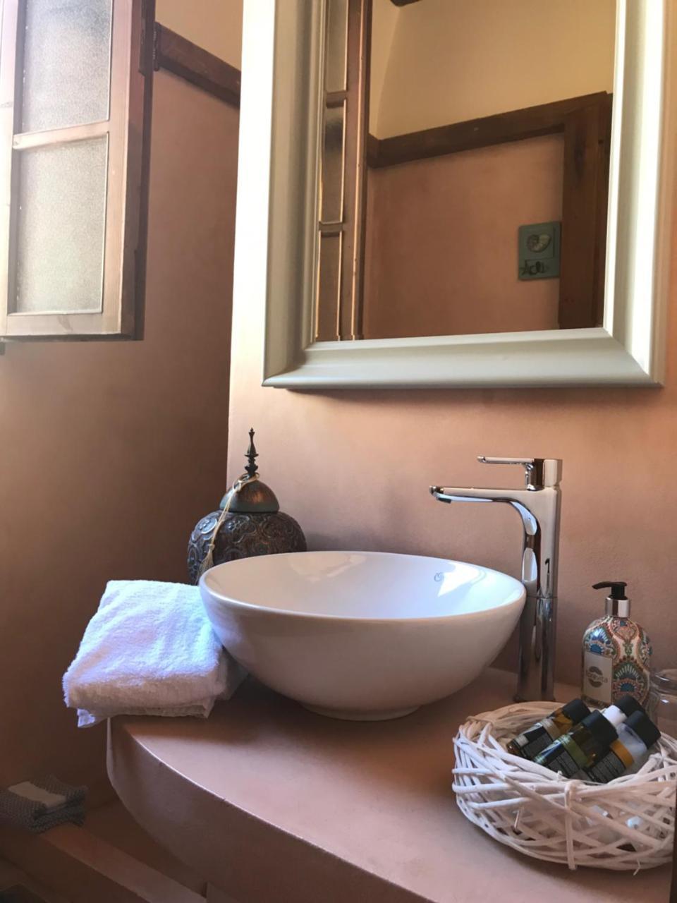 Gjestgiverier Saint Artemios And Oriental 4*