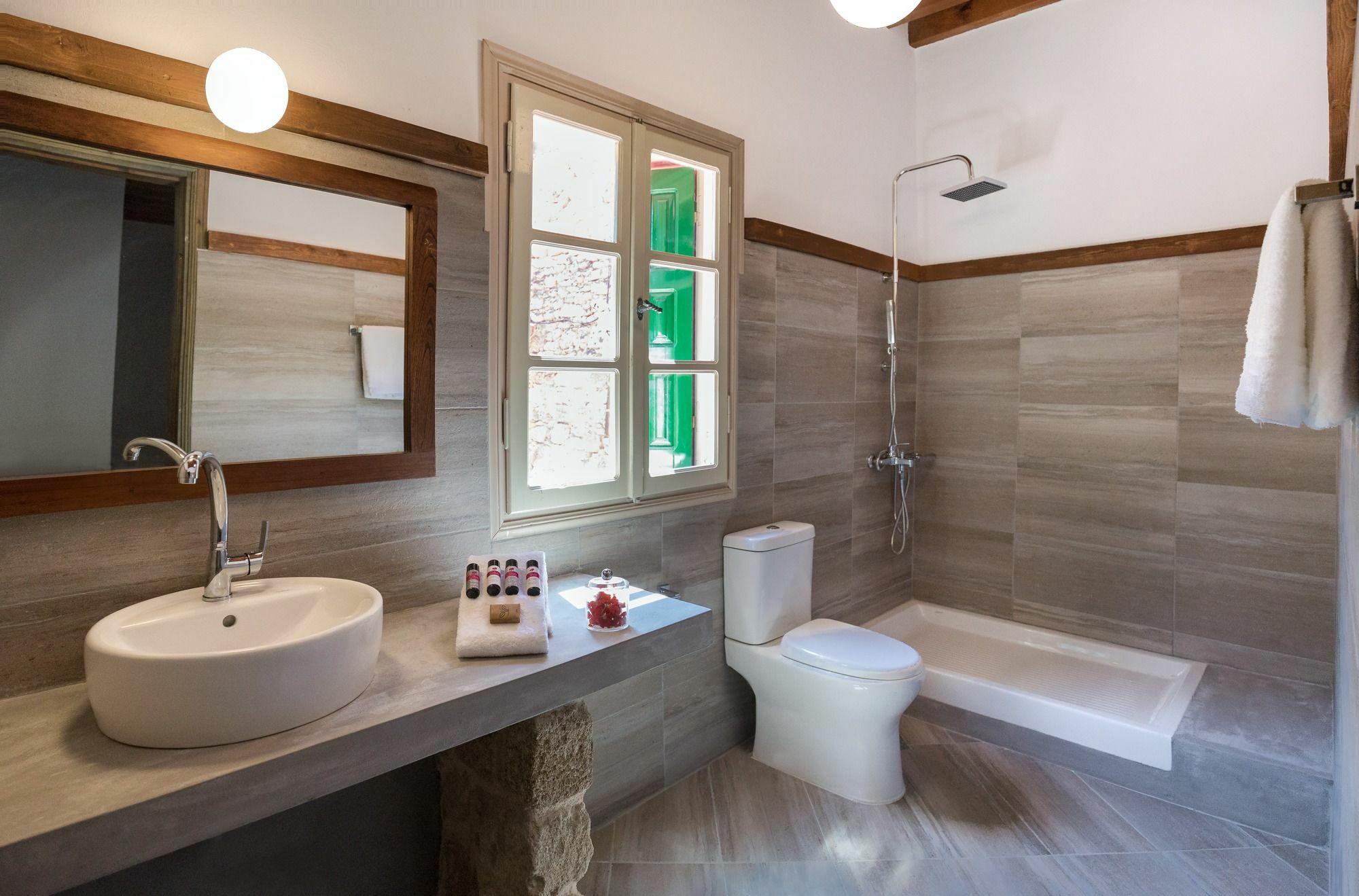 Gjestgiverier Saint Artemios And Oriental 4*